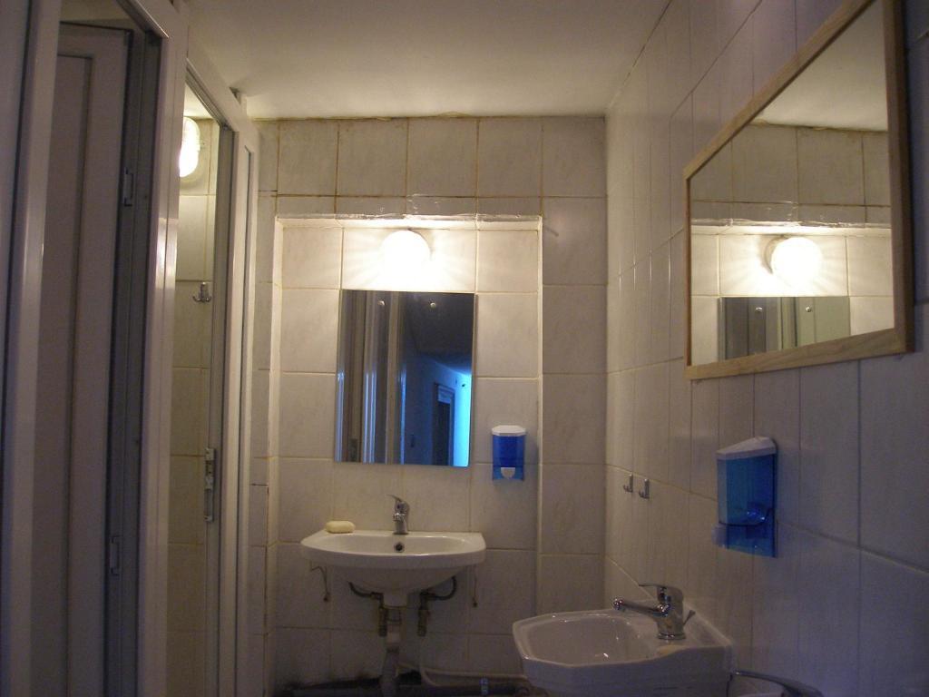 Kretan Hostel Βουκουρέστι Εξωτερικό φωτογραφία