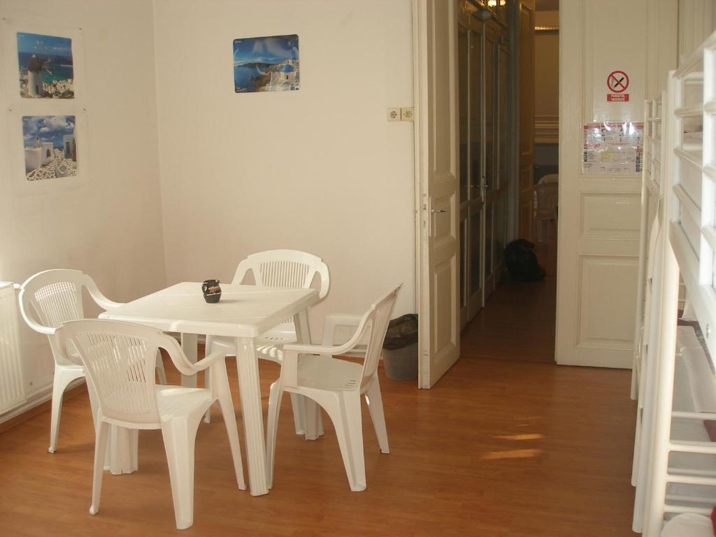 Kretan Hostel Βουκουρέστι Εξωτερικό φωτογραφία
