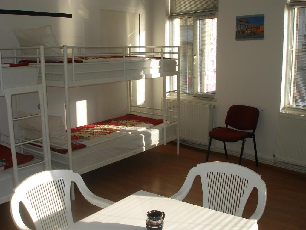 Kretan Hostel Βουκουρέστι Δωμάτιο φωτογραφία